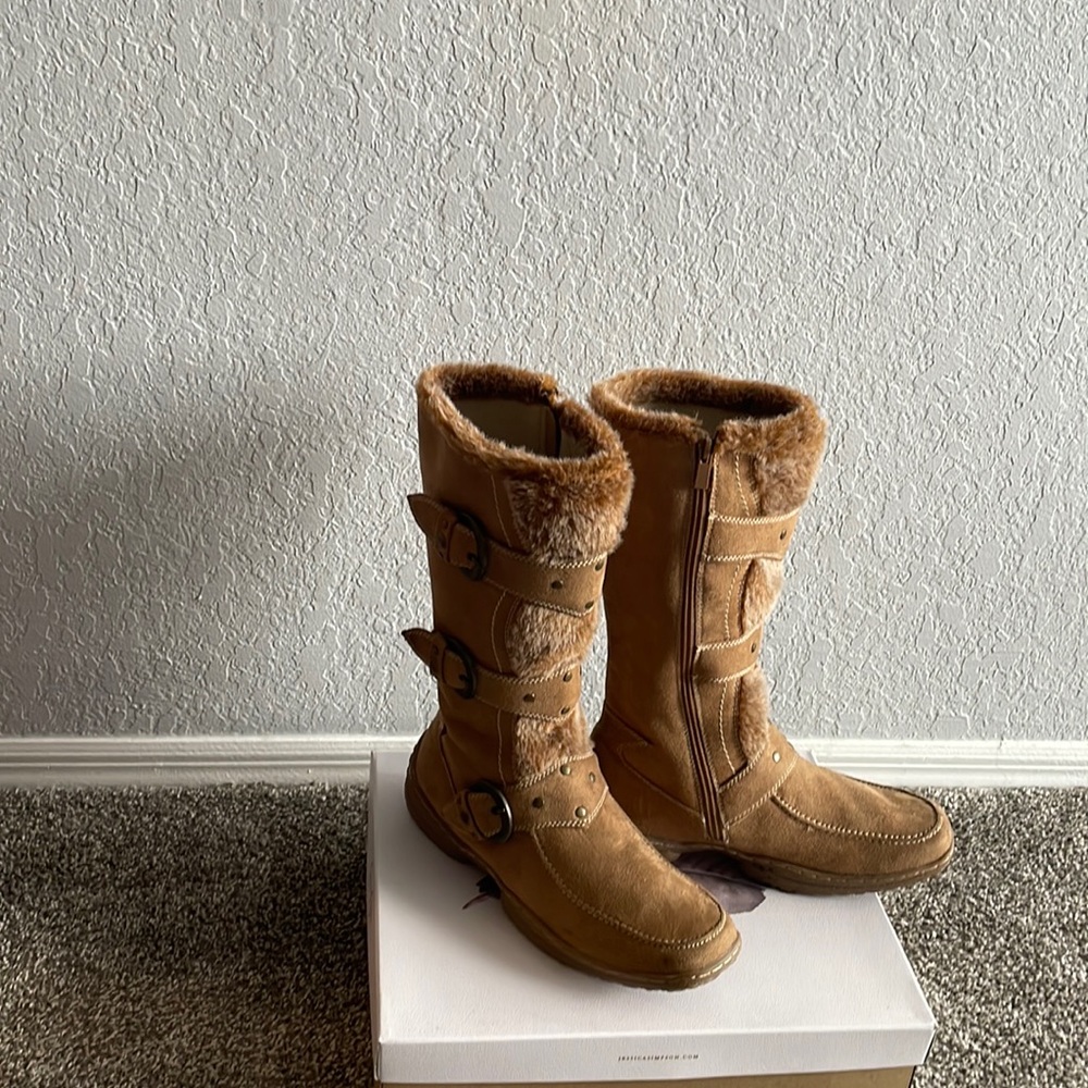 Size 9 Traffic boots with buckles